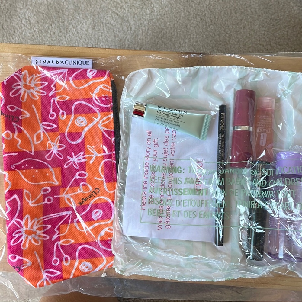 Clinique mascara and eye pencil and makeup bag